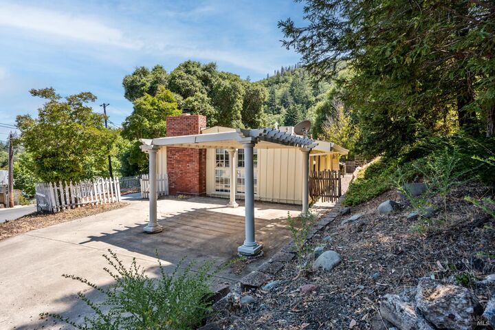 Property Photo: 1216 W Standley Street CA 95482