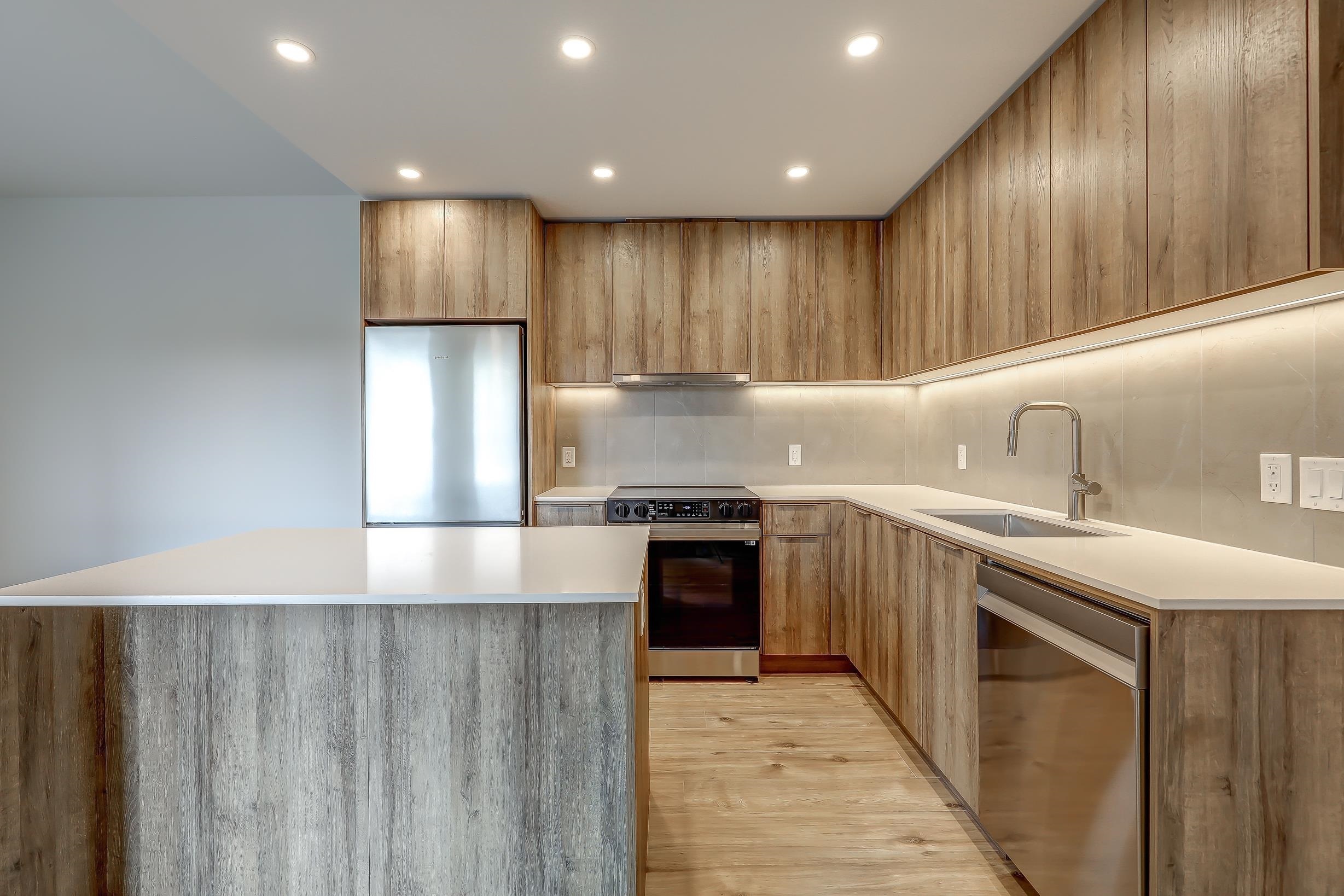 Property Photo: 3594 Malsum Drive 517 BC V7G 0B5