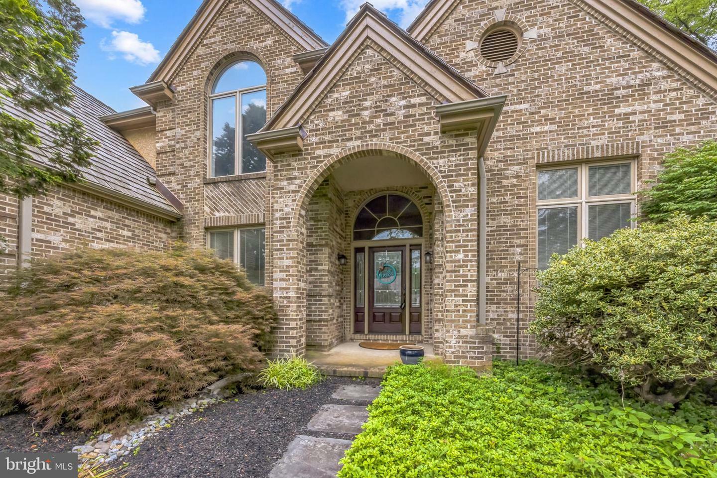 Property Photo: 671 N Heilbron Drive PA 19063