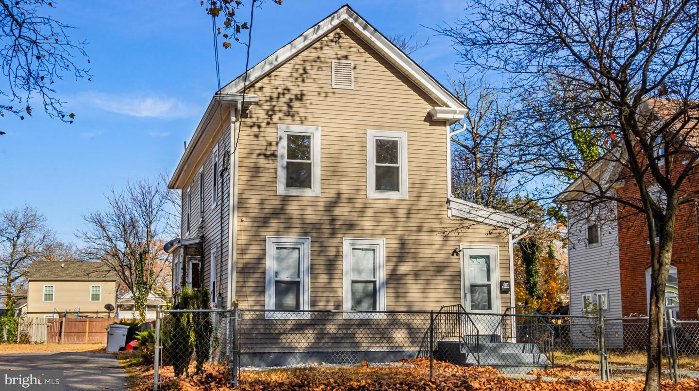 Property Photo:  818 E Pear Street  NJ 08360 