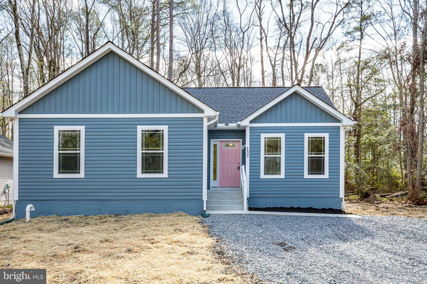 Property Photo: 916 Lakeview Drive VA 22443