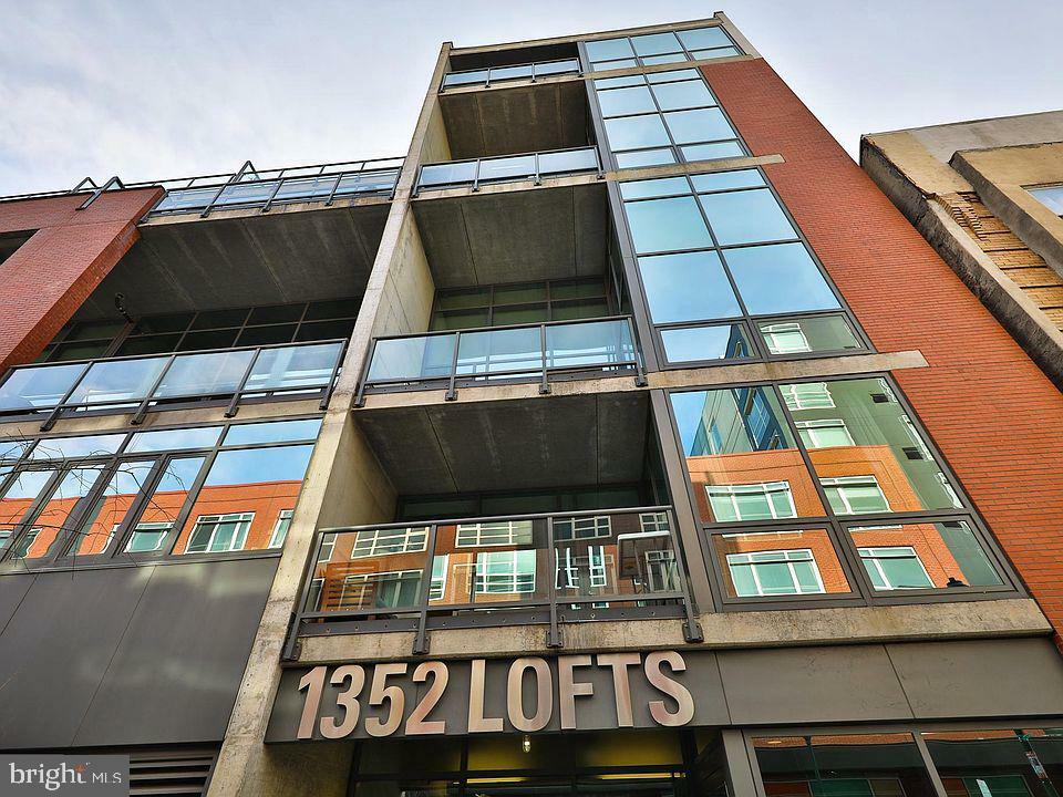 Property Photo:  1352 South Street 213  PA 19147 