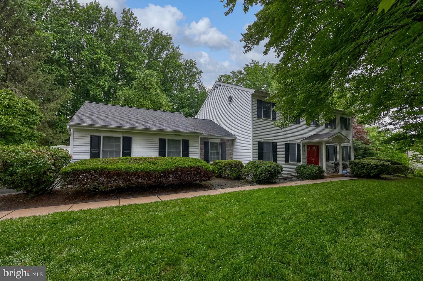 118 Bentley Lane  Lancaster PA 17603 photo