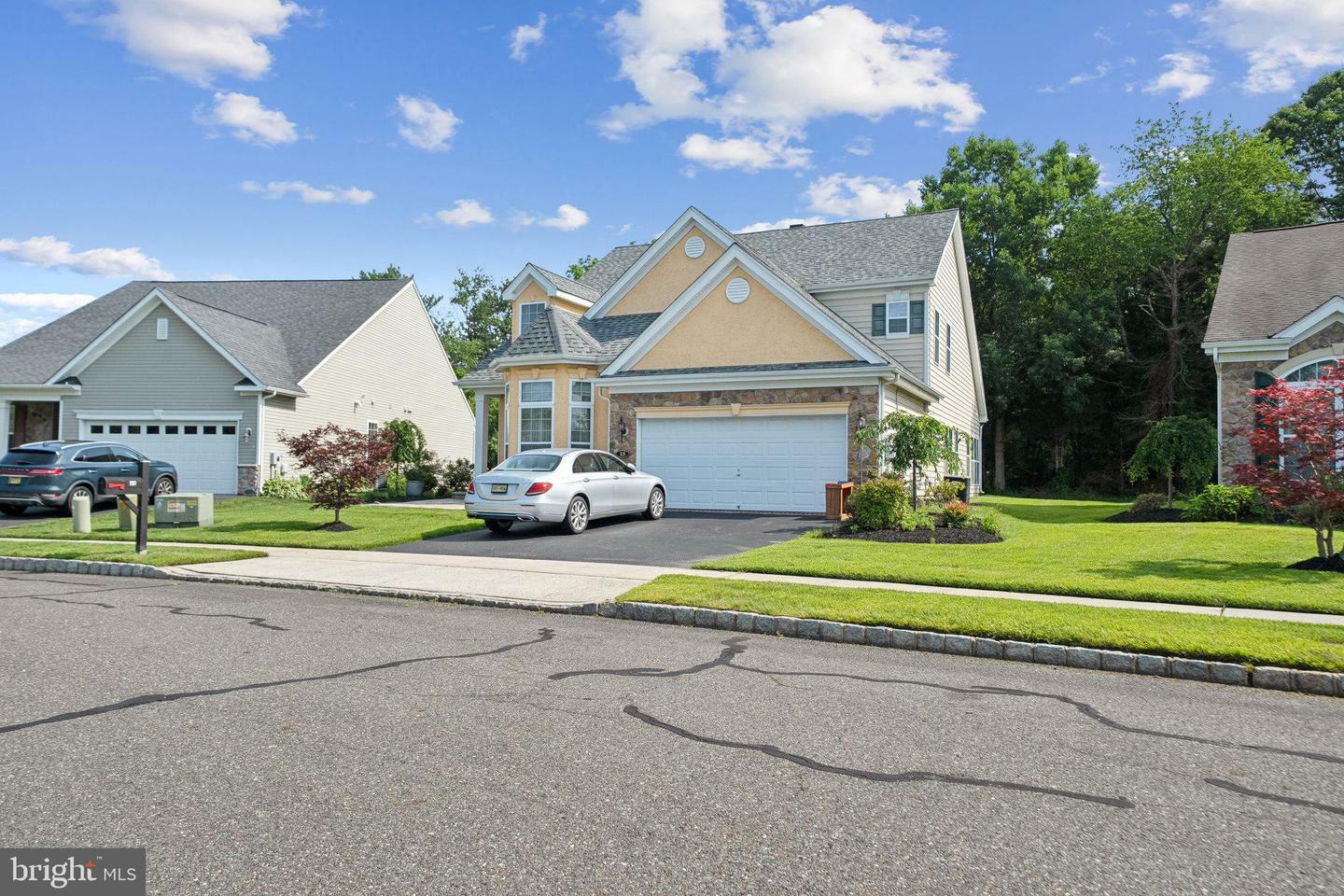 Property Photo:  15 Kresson Court  NJ 08009 