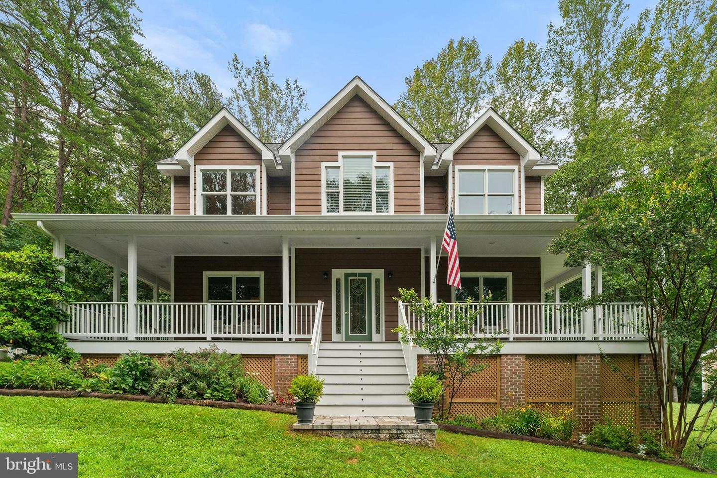 Property Photo: 9525 Angelica Lane VA 20115