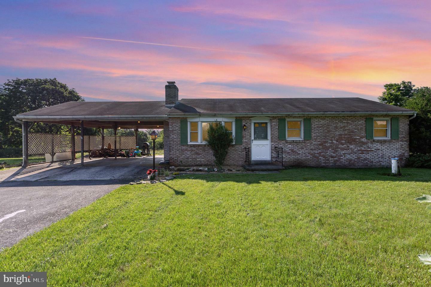 1590 Highland Avenue Road  Gettysburg PA 17325 photo