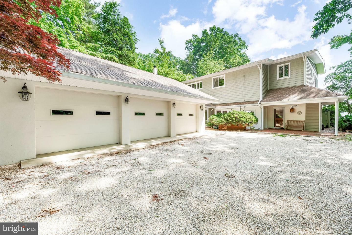 Property Photo: 2037 Indian Circle MD 20685