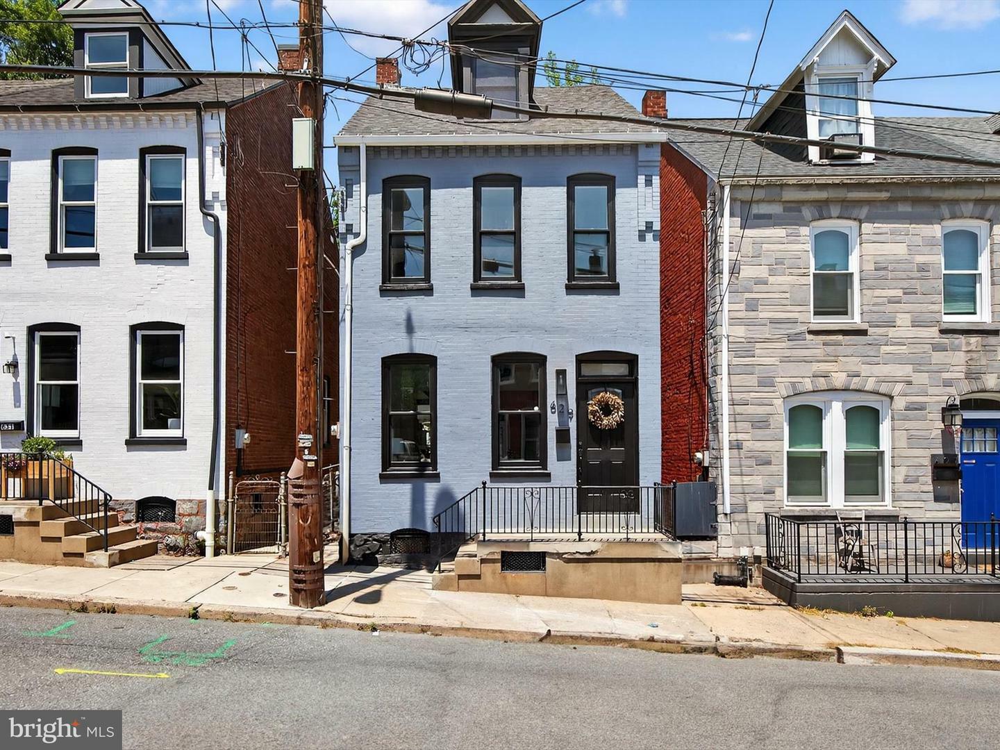 629 W Vine Street  Lancaster PA 17603 photo