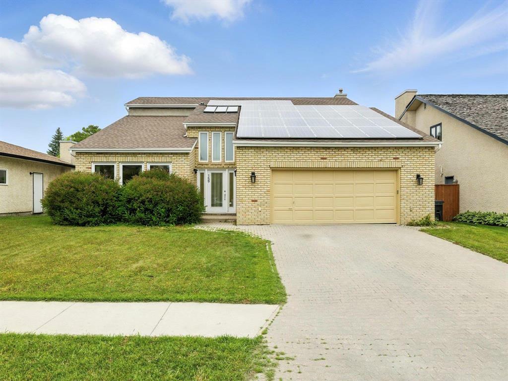 Property Photo: 159 Ambassador Row MB R2V 3M1
