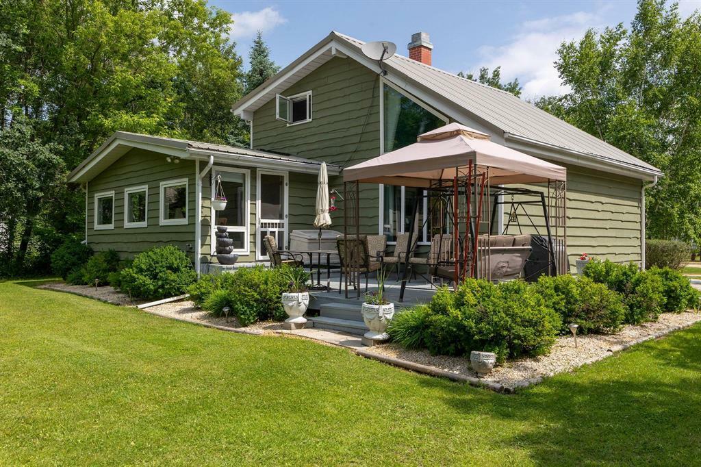 Property Photo: 286 East Lakeshore Road MB R0A 1T0