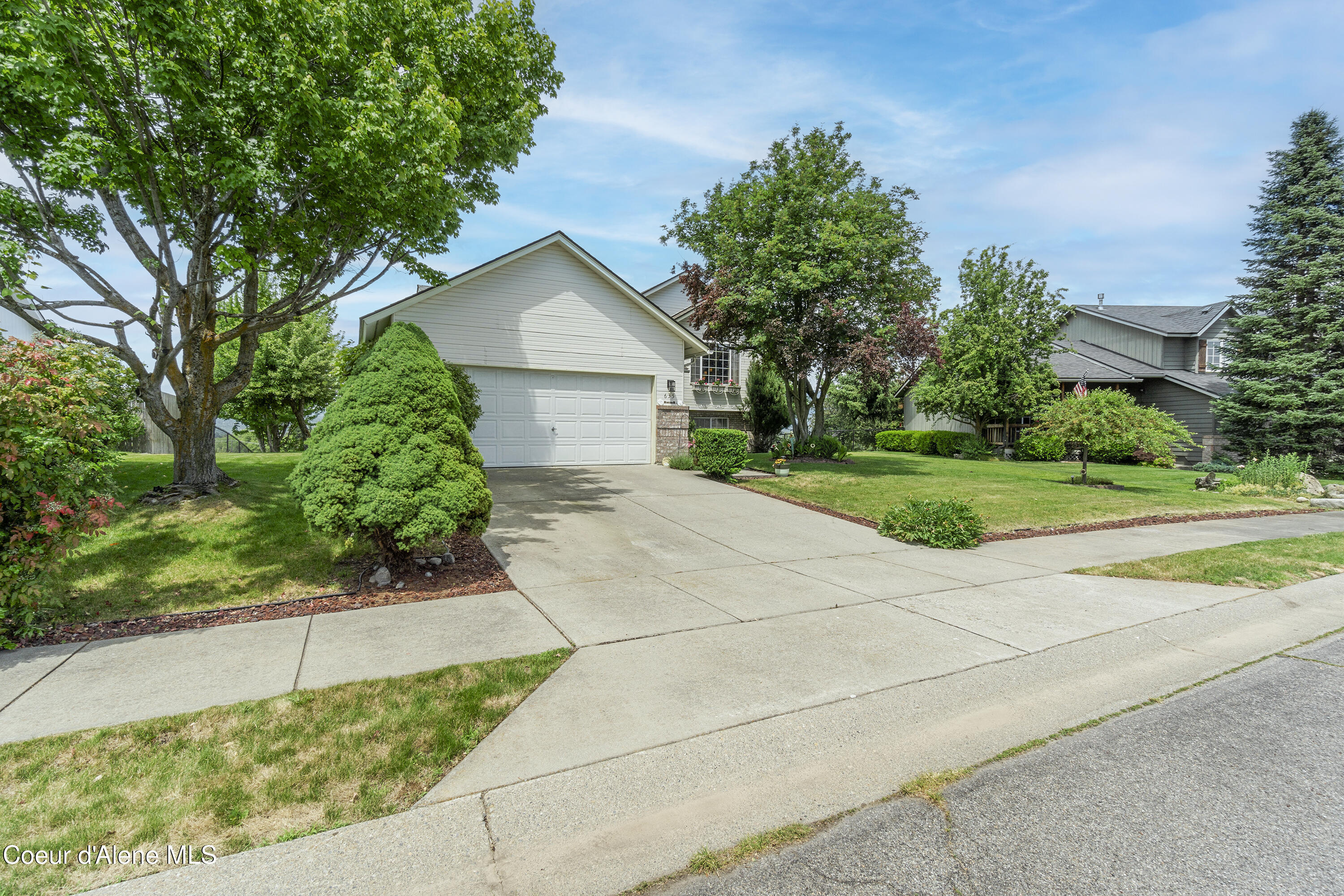 Property Photo: 635 N Divot Ave ID 83854