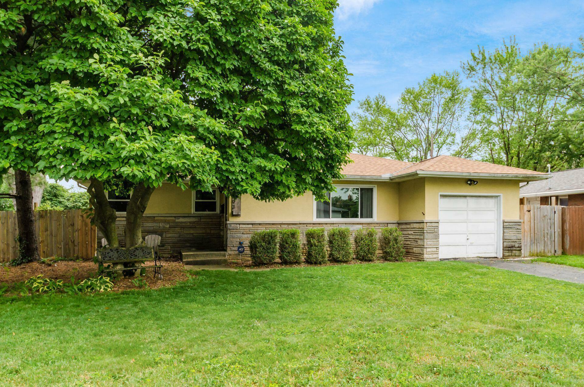 Property Photo: 1493 Pershing Drive OH 43224