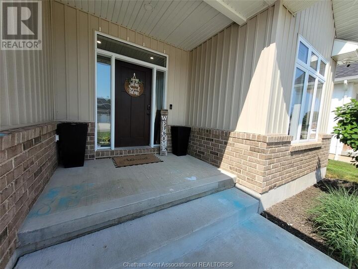 Photo de la propriété: 300 Davies Street East ON N0P 1M0