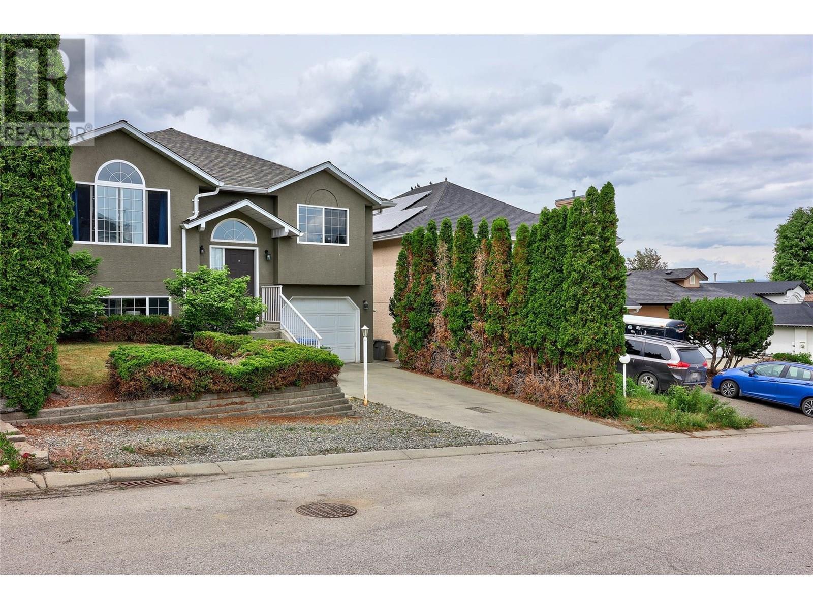 Property Photo: 2217 Turnberry Place BC V1S 1S7