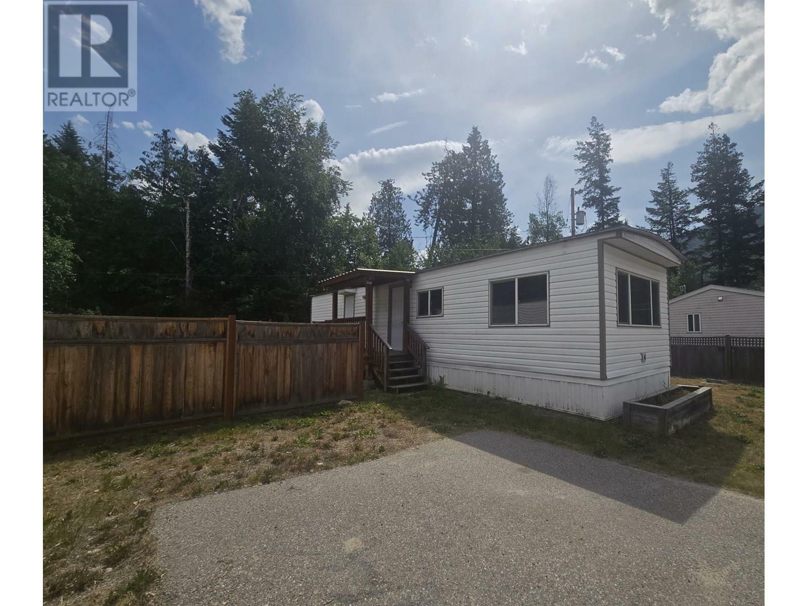 4029 Broadwater Road 4  Robson BC V1N 4V6 photo