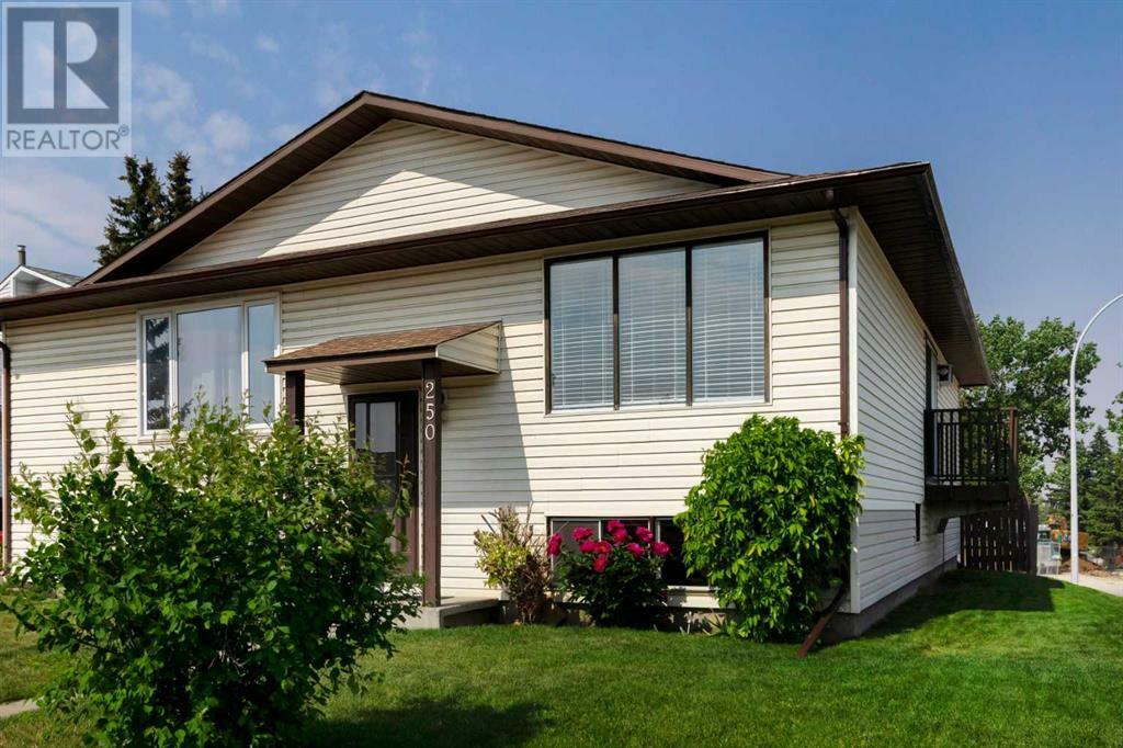 Property Photo: 250 Jensen Drive Northeast AB T4B 1P5