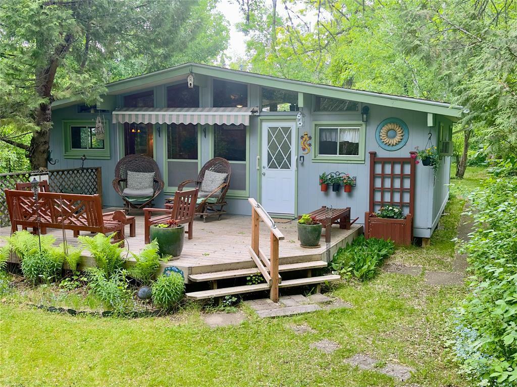 Property Photo: 329 5th Avenue MB R0E 2C0