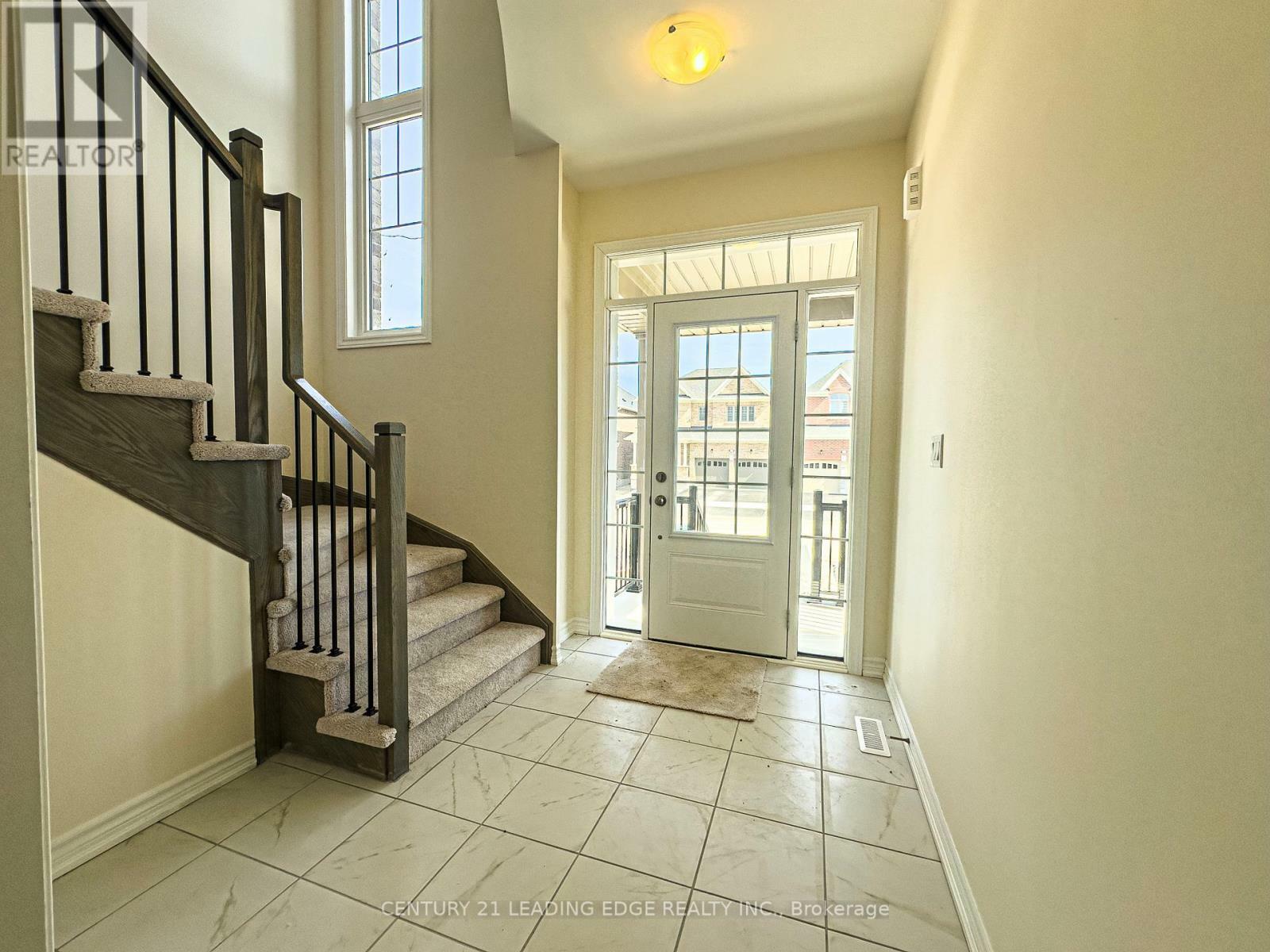 Property Photo:  132 Robin Trail  ON L9L 1B3 