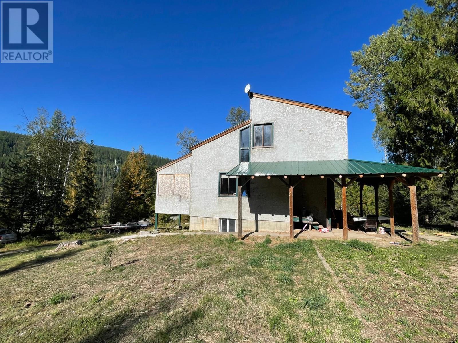 Property Photo: 7826 3 Highway BC V0B 2P0