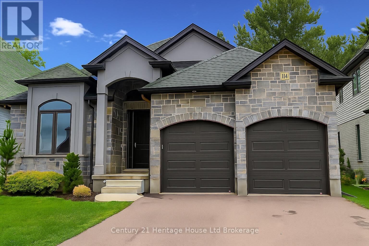 Photo de la propriété: 114 Beech Boulevard ON N4G 5S1