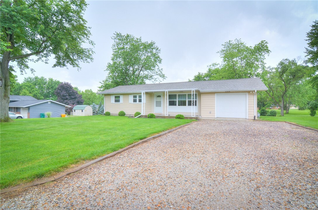 Property Photo: 7 McDonald Avenue IL 62535