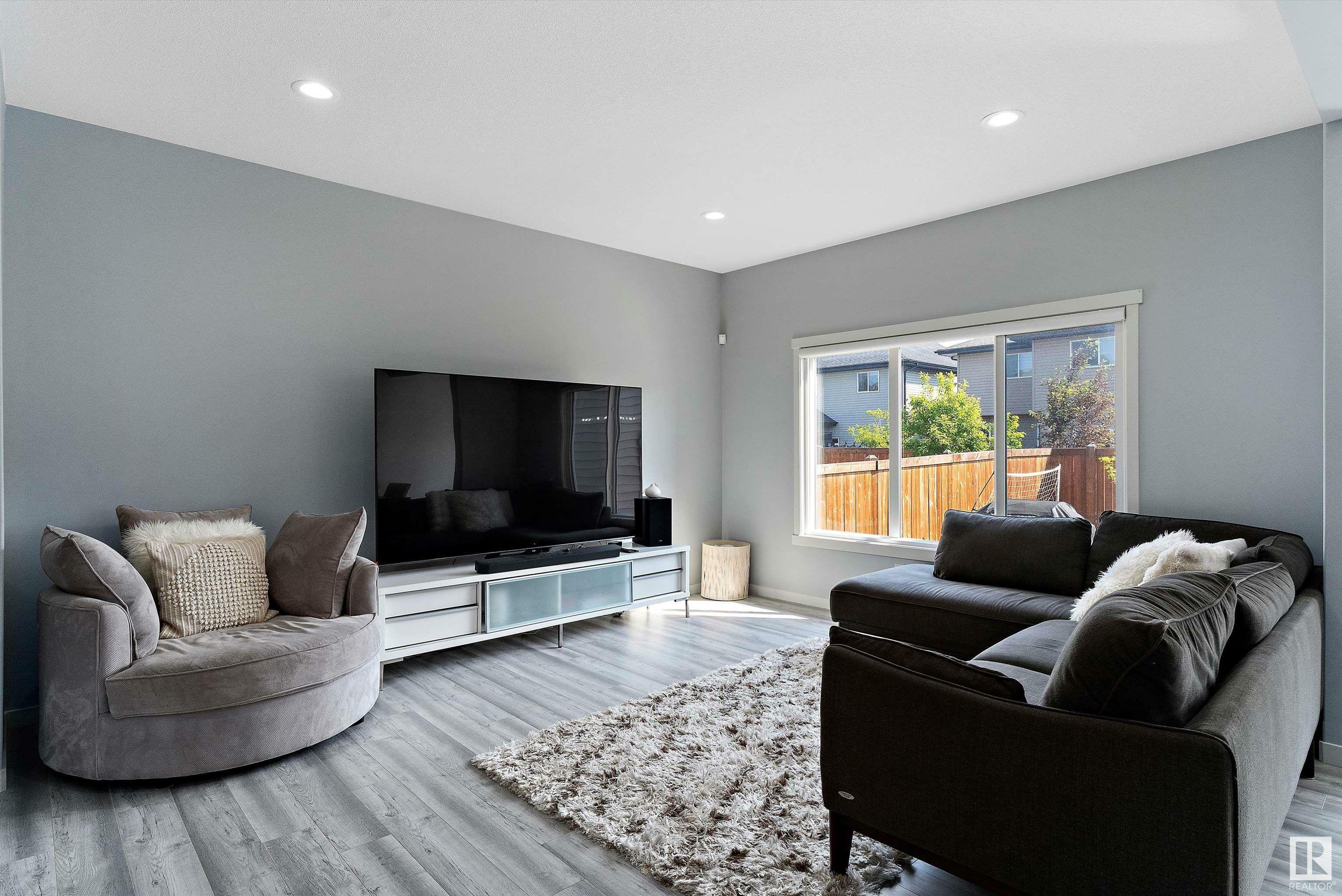Property Photo: 17527 77 Street NW AB T5Z 0P3
