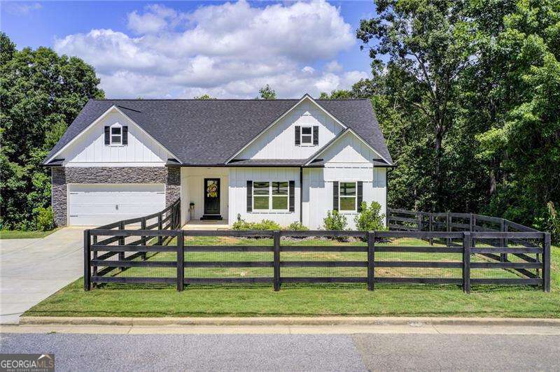 Property Photo: 271 Moorings Run GA 30143