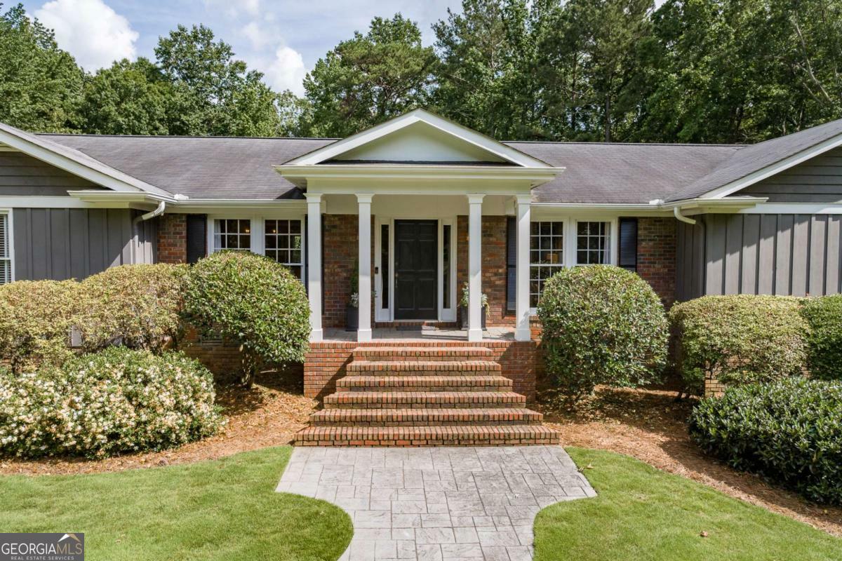 Property Photo: 1060 Woodhollow Lane GA 30606