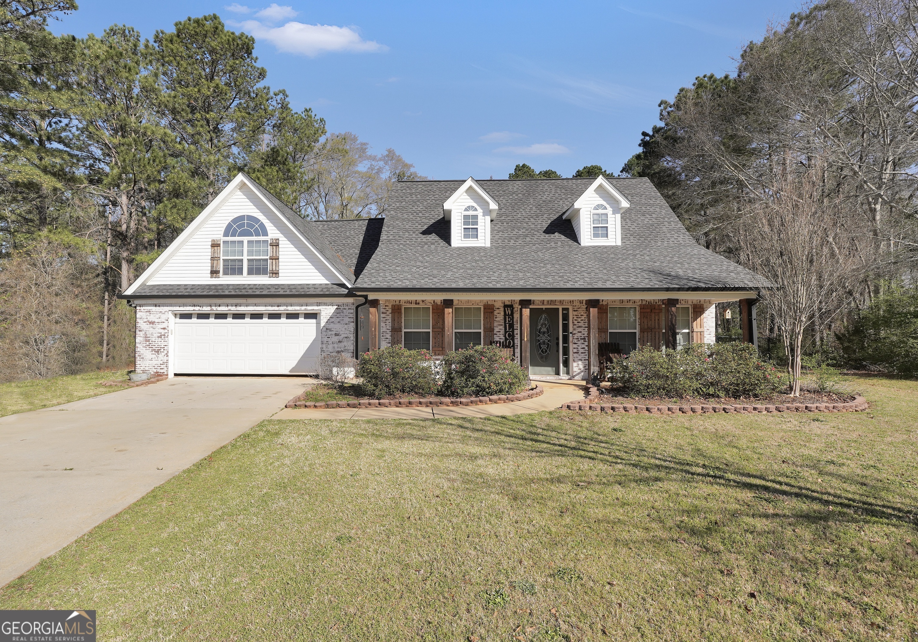 Property Photo: 950 Besse Way GA 30248