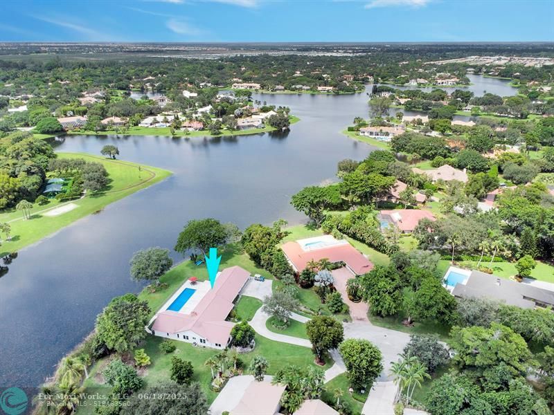 Property Photo:  7421 Annapolis Ln  FL 33067 