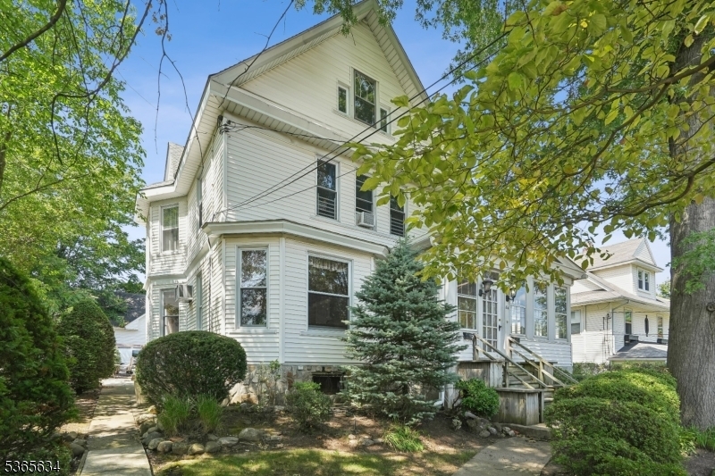 Property Photo: 84 Oak St NJ 07450
