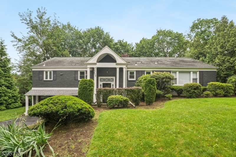 Property Photo:  475 Lincoln Ave  NJ 07452 