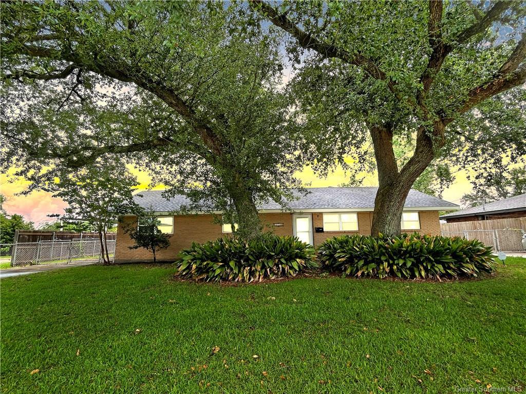 Property Photo: 4539 Sale Lane LA 70605
