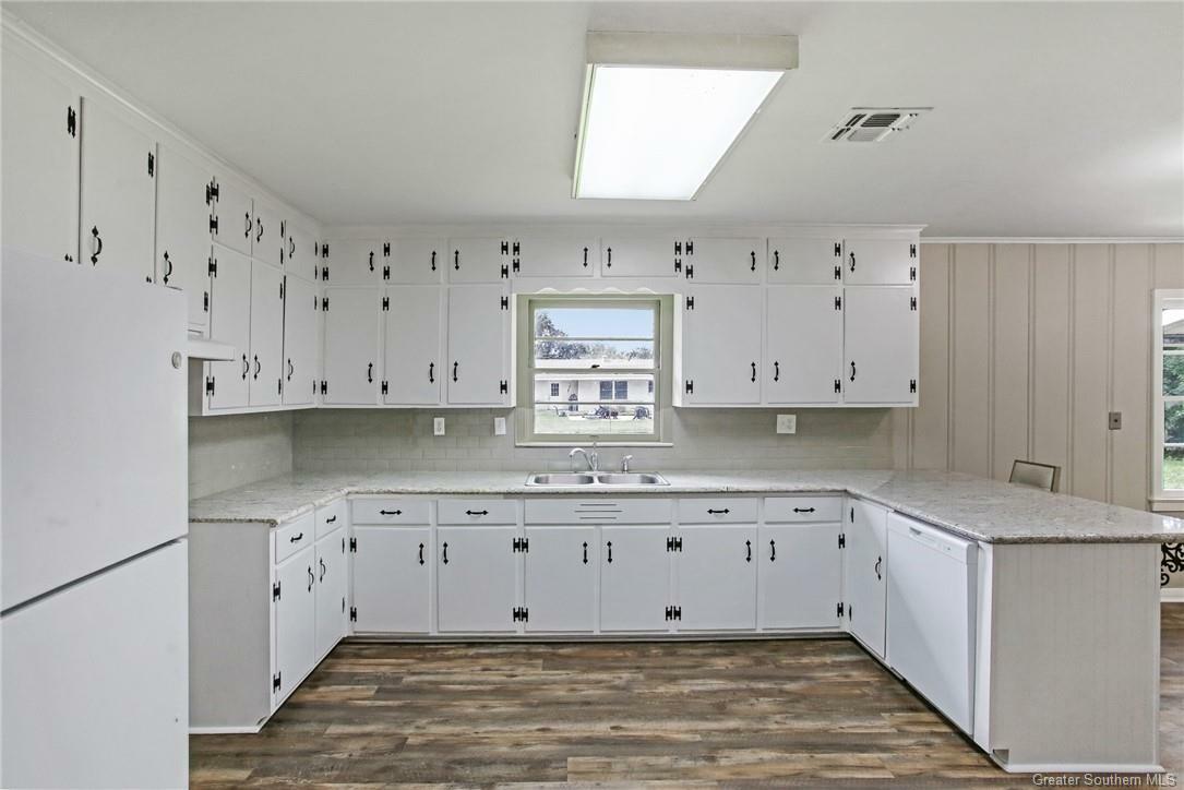 Property Photo: 608 Contour Street LA 70605
