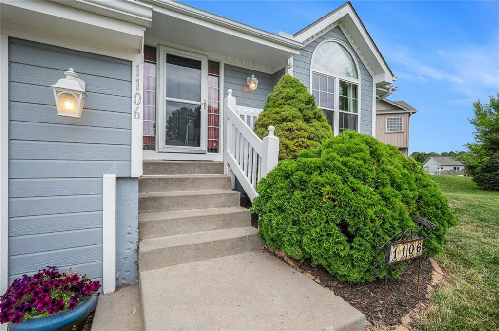 Property Photo: 1106 Crimson Lane MO 64068