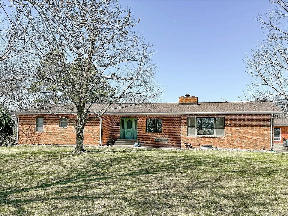 Property Photo: 1009 198th Place IA 50219