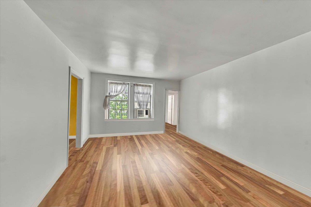 Property Photo:  100 Parkway Road 4C  NY 10708 