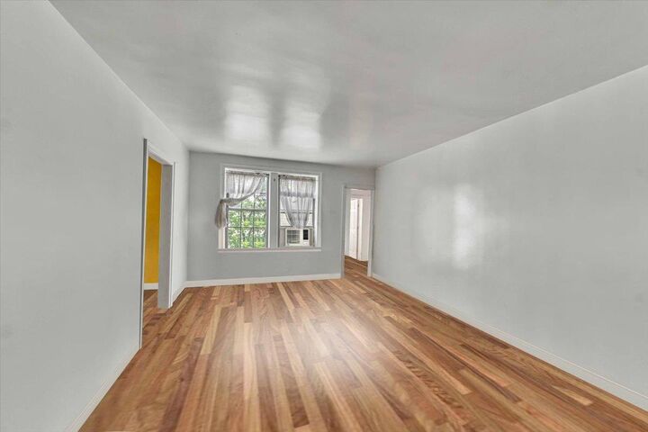 Property Photo: 100 Parkway Road 4C NY 10708