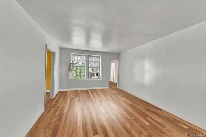 Property Photo:  100 Parkway Road 4C  NY 10708