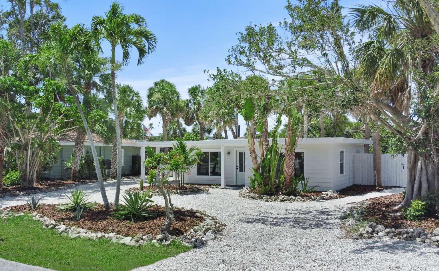 451 Avenida De Mayo  Sarasota FL 34242 photo
