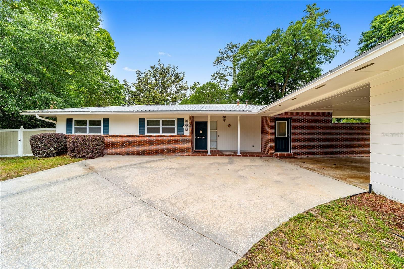 Property Photo: 1716 NW 22nd Street FL 32605