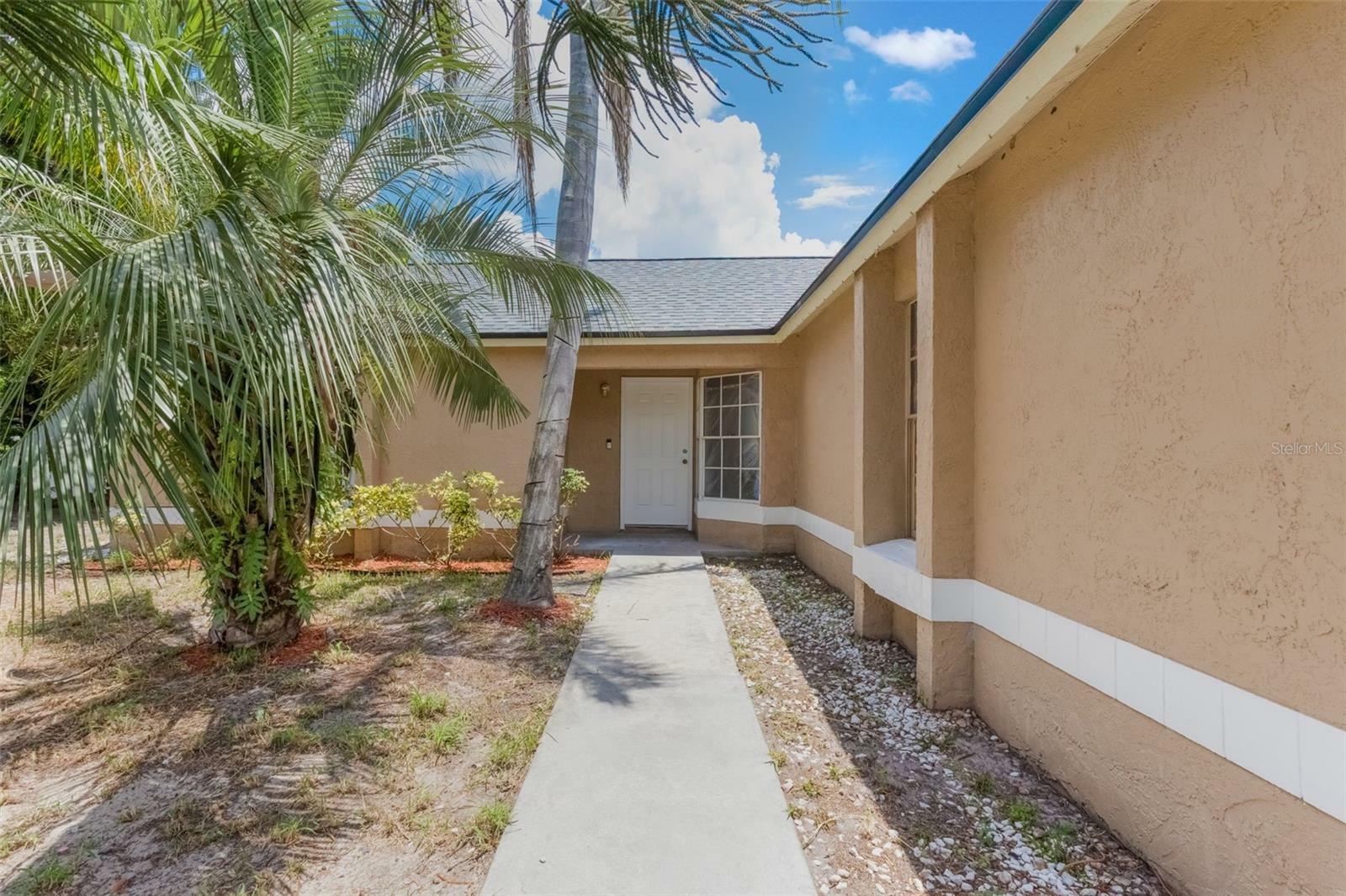 Property Photo: 2838 Maldive Court FL 32738