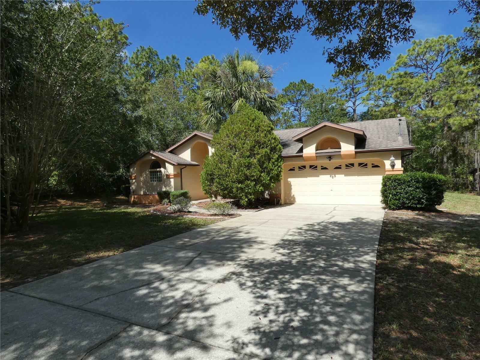 Property Photo: 4622 N Pink Poppy Drive FL 34465