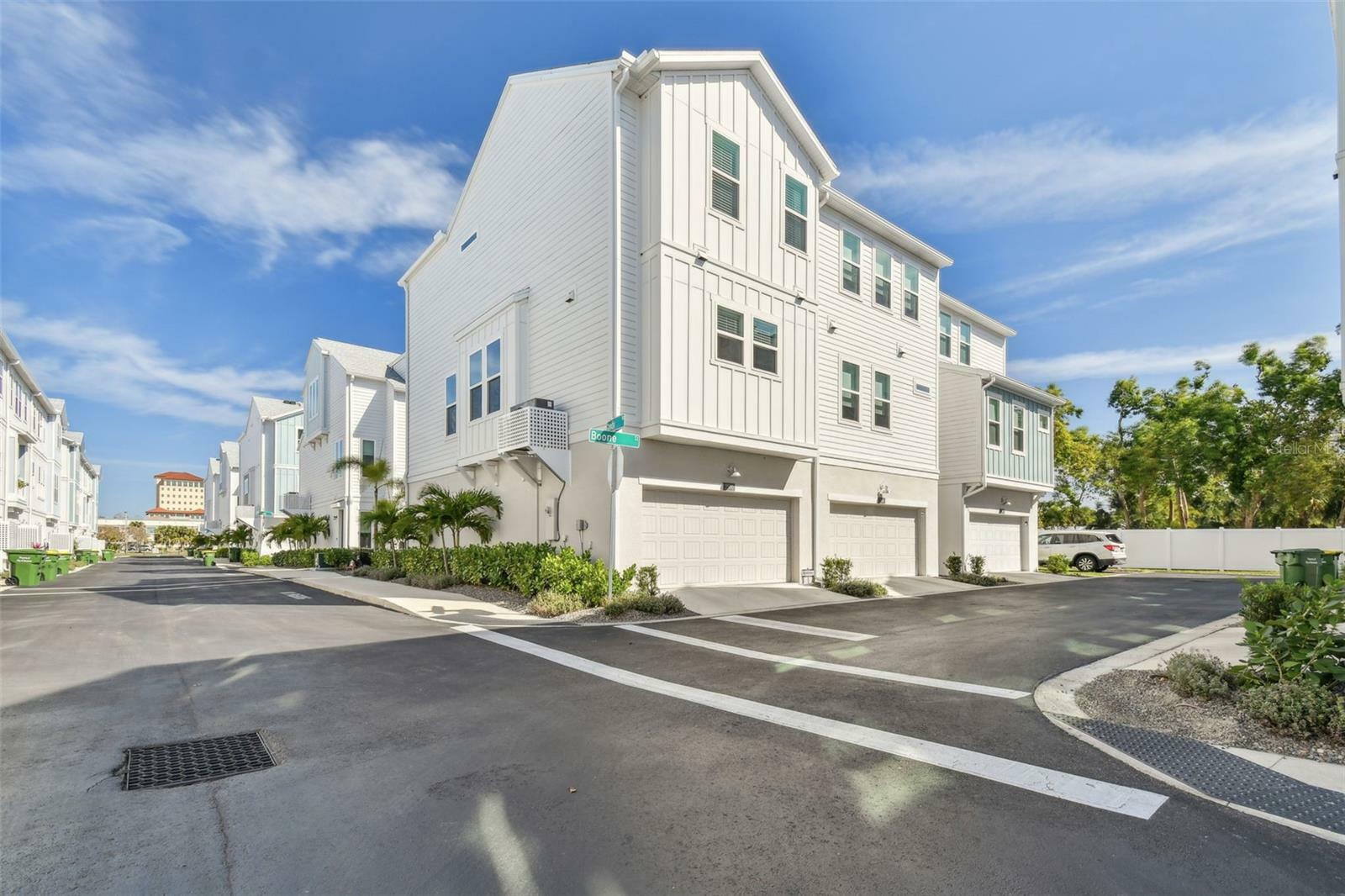Property Photo: 2500 Boone Court FL 34237