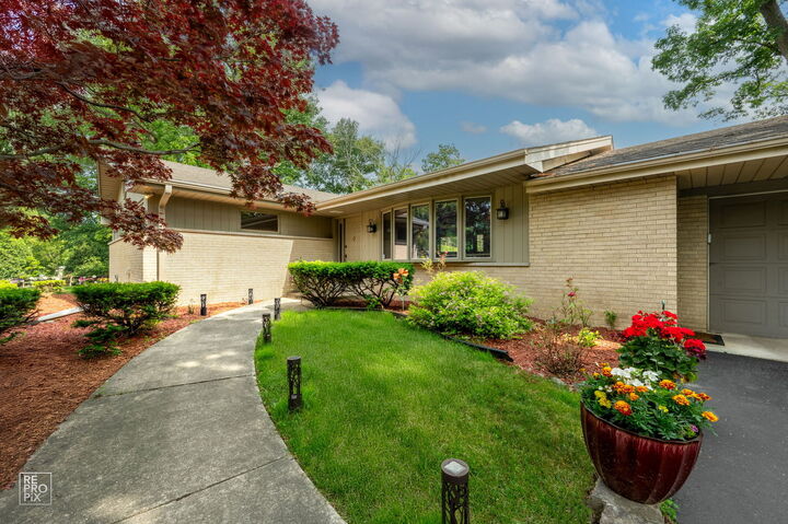 Property Photo: 641 E Belmont Avenue IL 60101