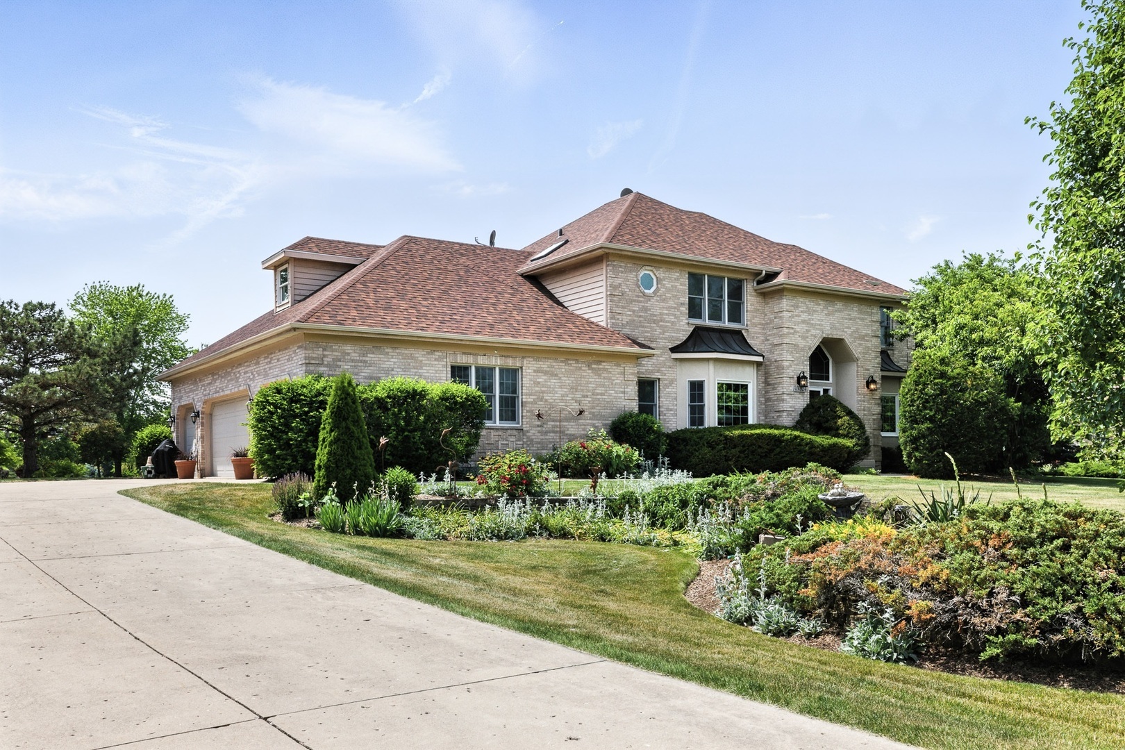 Property Photo: 14N924 White Pines Lane IL 60140