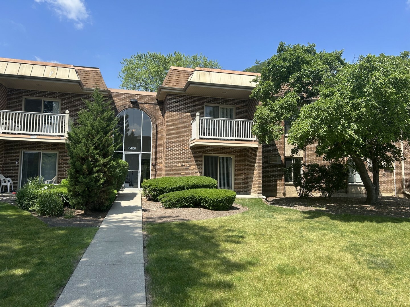 2426 N Kennicott Avenue 1D  Arlington Heights IL 60004 photo