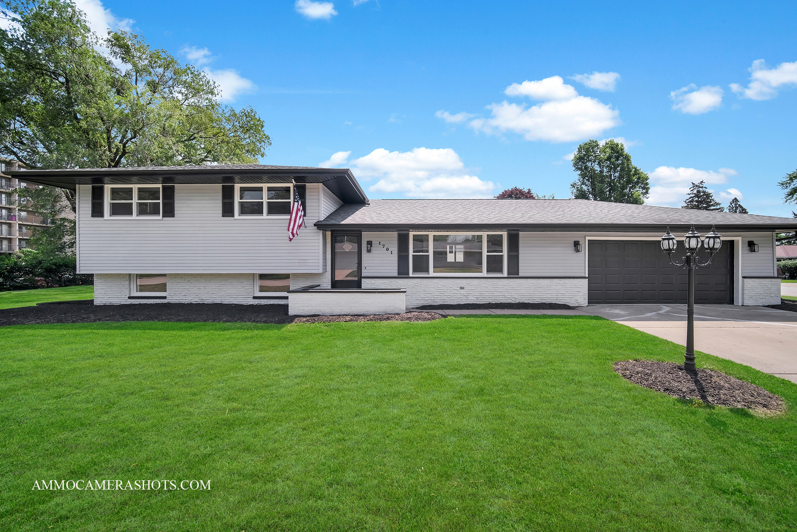 Property Photo: 1701 Newton Drive IL 60450