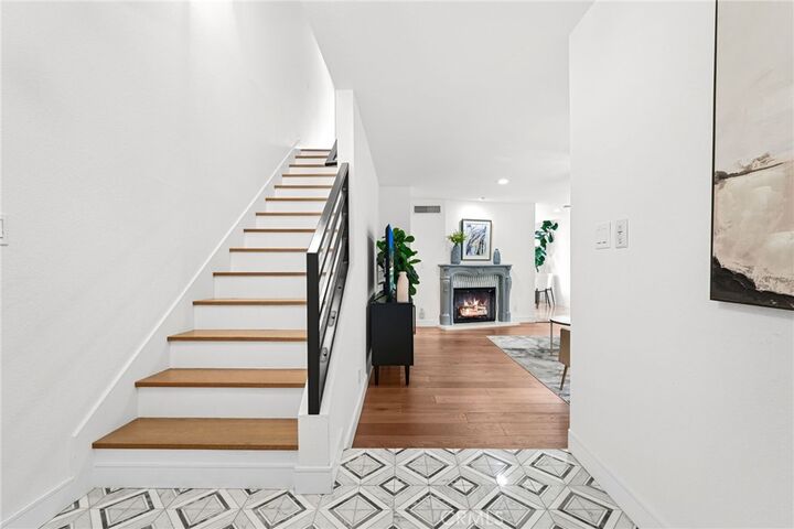 Property Photo: 9403 Via Yolanda CA 91504