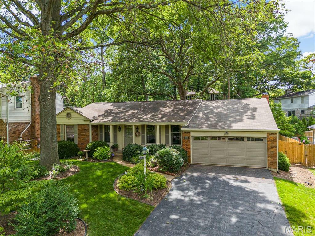 Property Photo: 1161 N Berry Road MO 63122